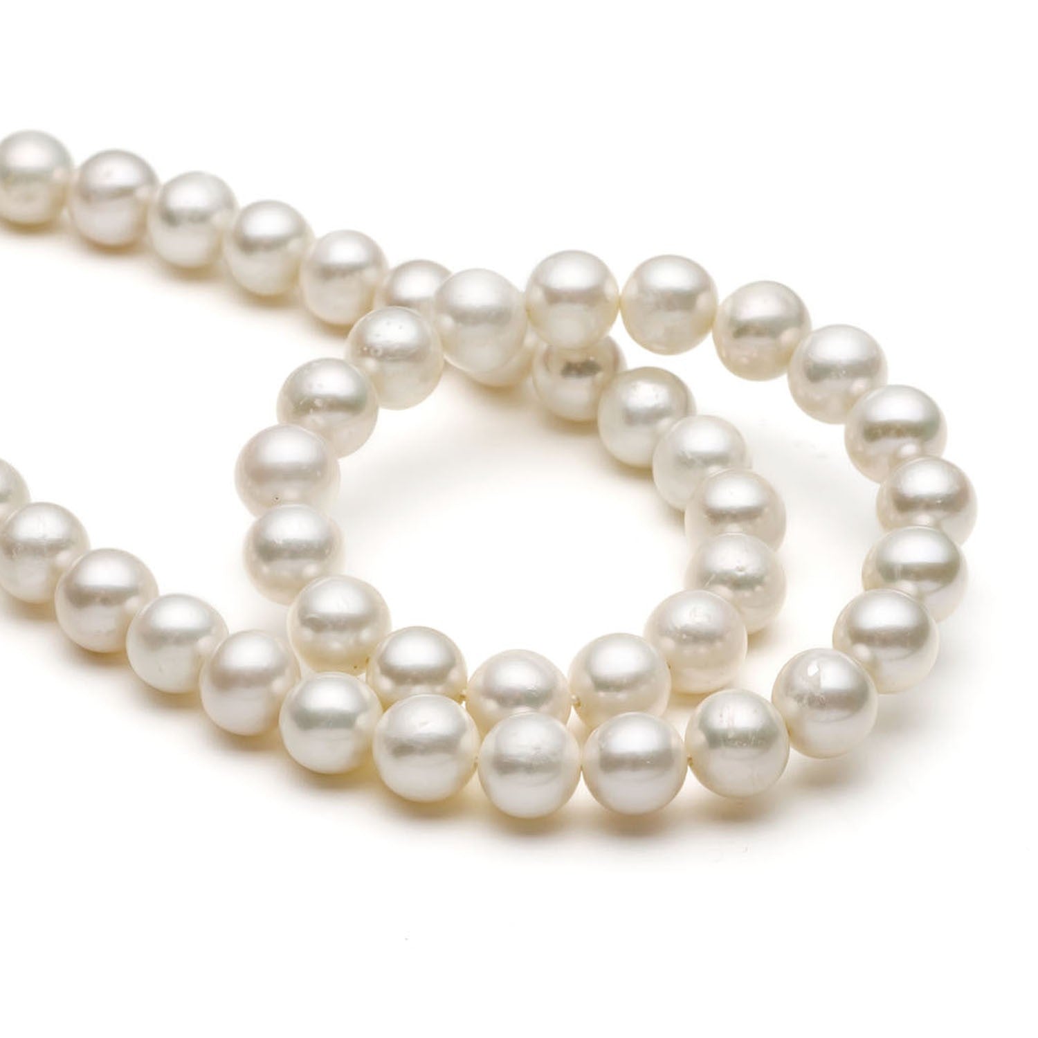 Cultured Freshwater Roundish White Pearls Approx 7mm