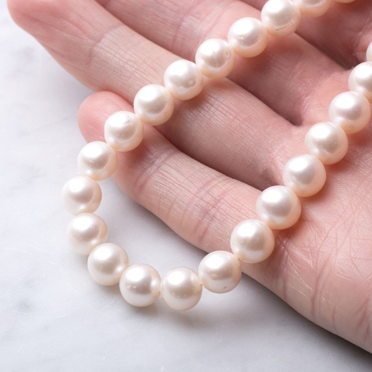 Cultured Freshwater Roundish White Pearls Approx 7mm
