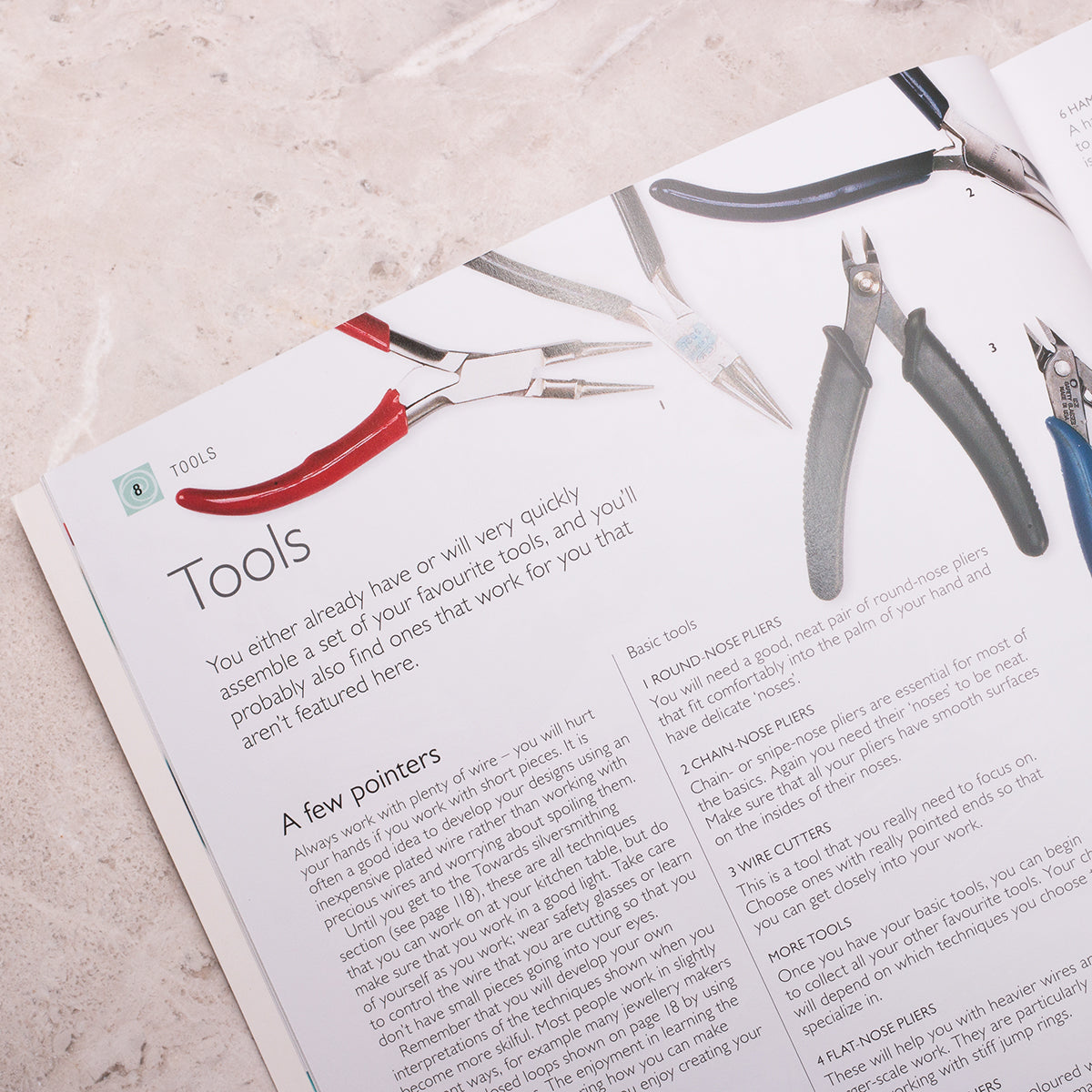 The Encyclopedia Of Wire Jewellery Techniques - Sara Withers