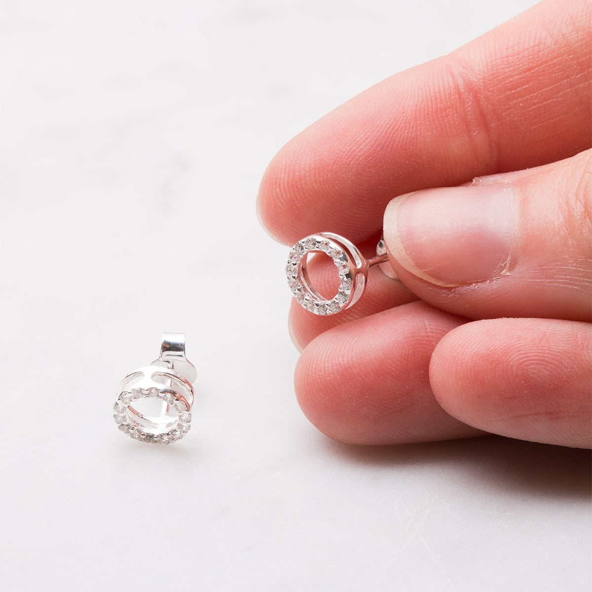 Sterling Silver Cubic Zirconia Pavé Infinity 7mm Circle Earstuds Pair