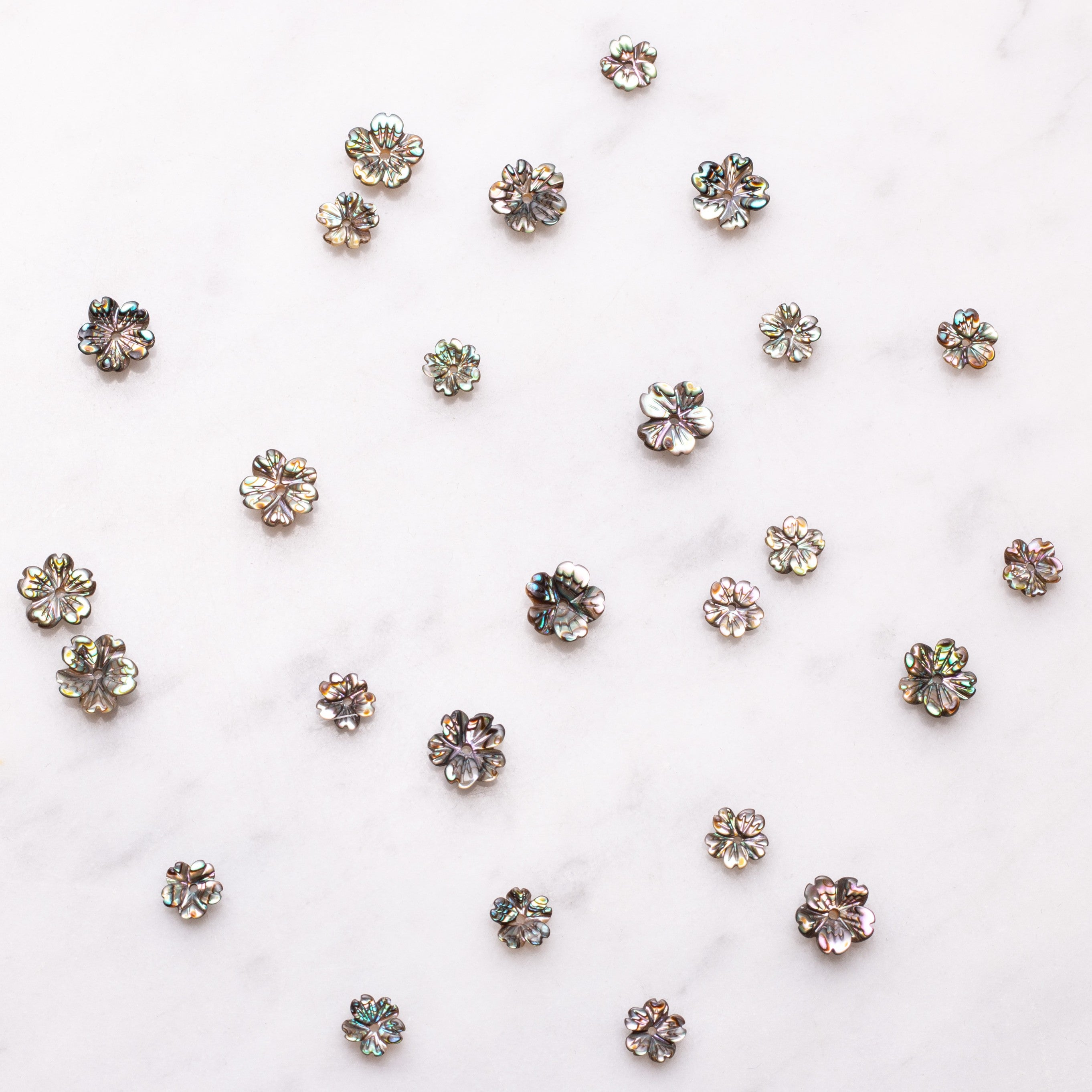 Black Lip Pearl Flower Beads