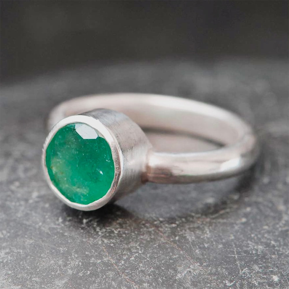 18 Handmade Emerald Jewellery Designs